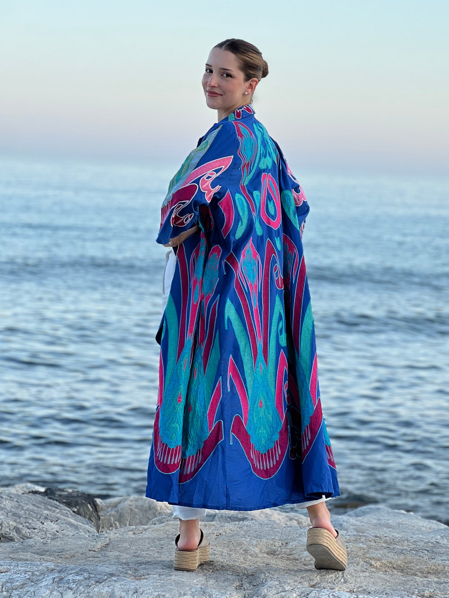 Vestido camisero de algodón bordado