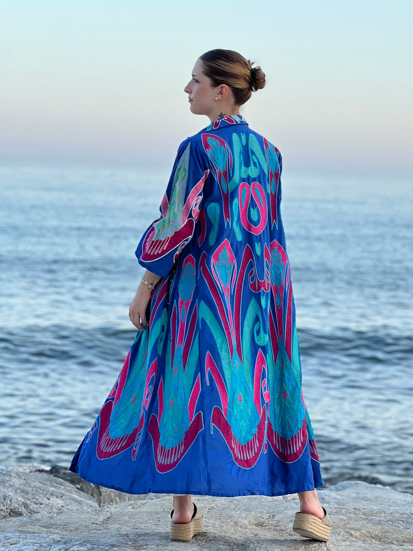 Vestido camisero de algodón bordado