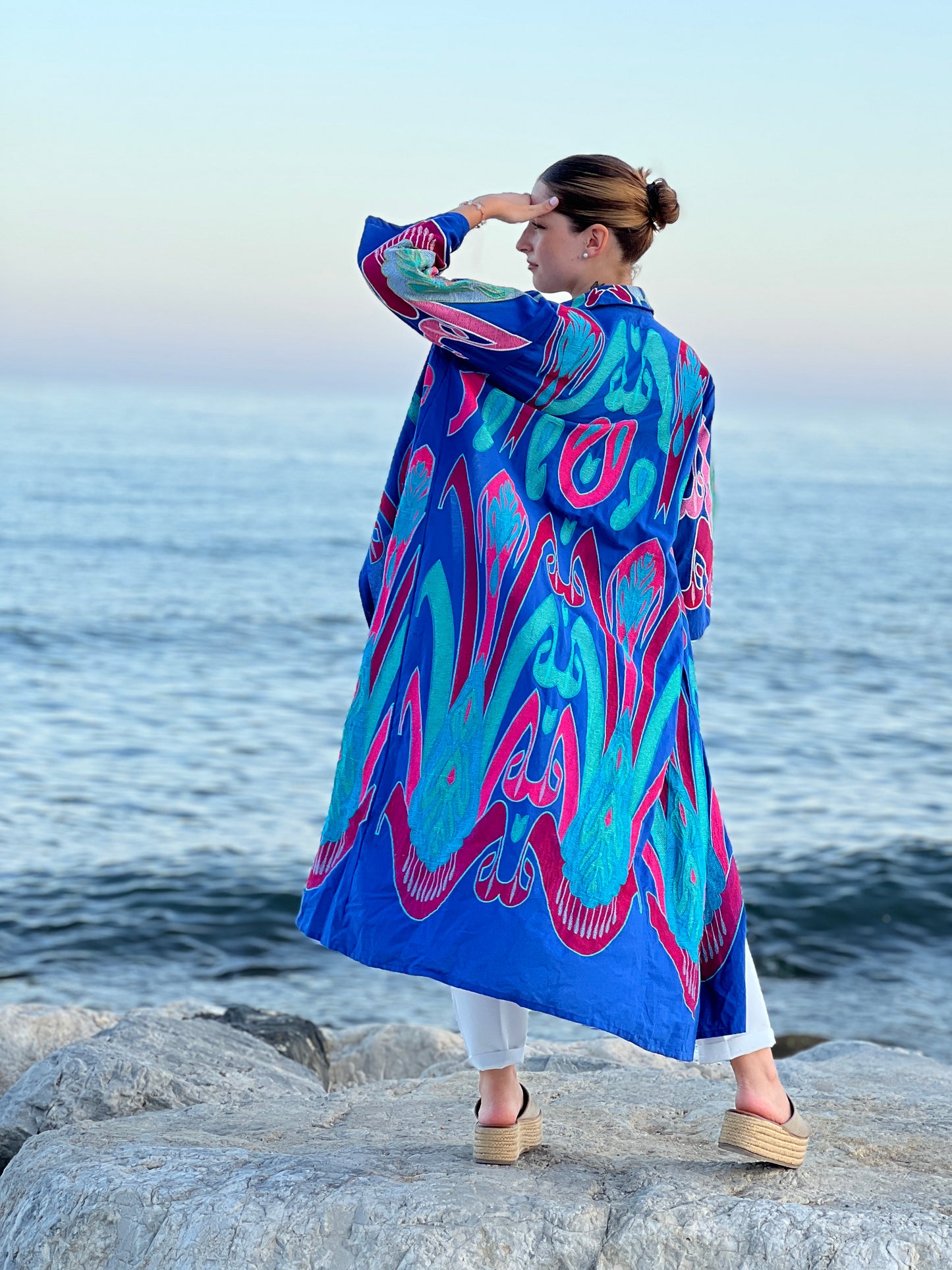Vestido camisero de algodón bordado