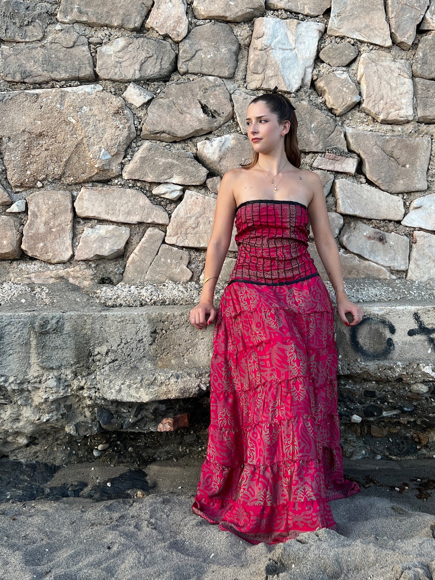 Vestido palabra de honor en seda reciclada con estampado floral