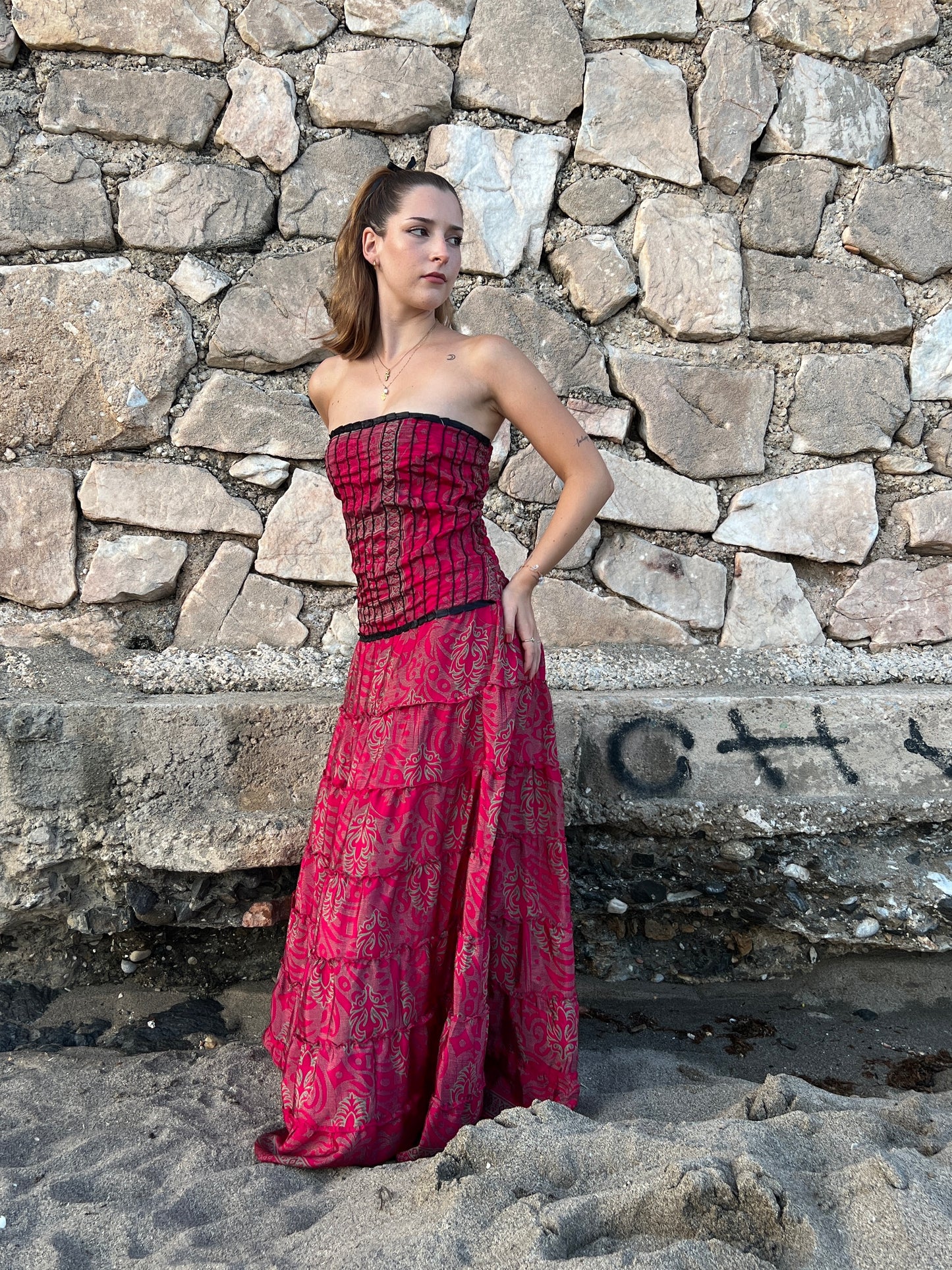 Vestido palabra de honor en seda reciclada con estampado floral