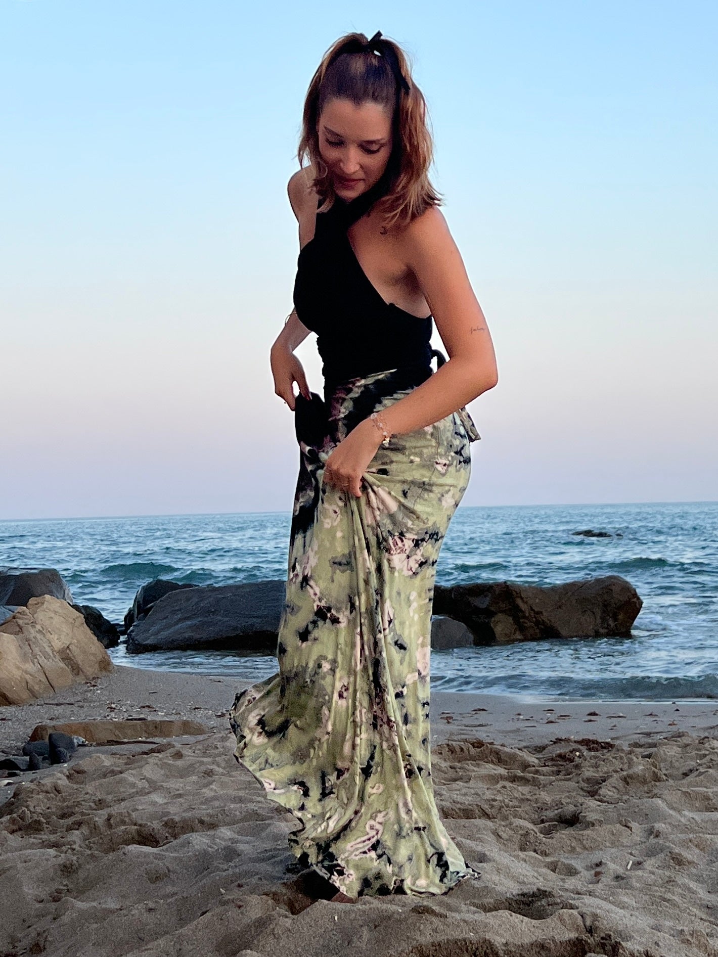 Vestido Multifuncional “Aura Cambiante” — Largo en spandex tie-dye