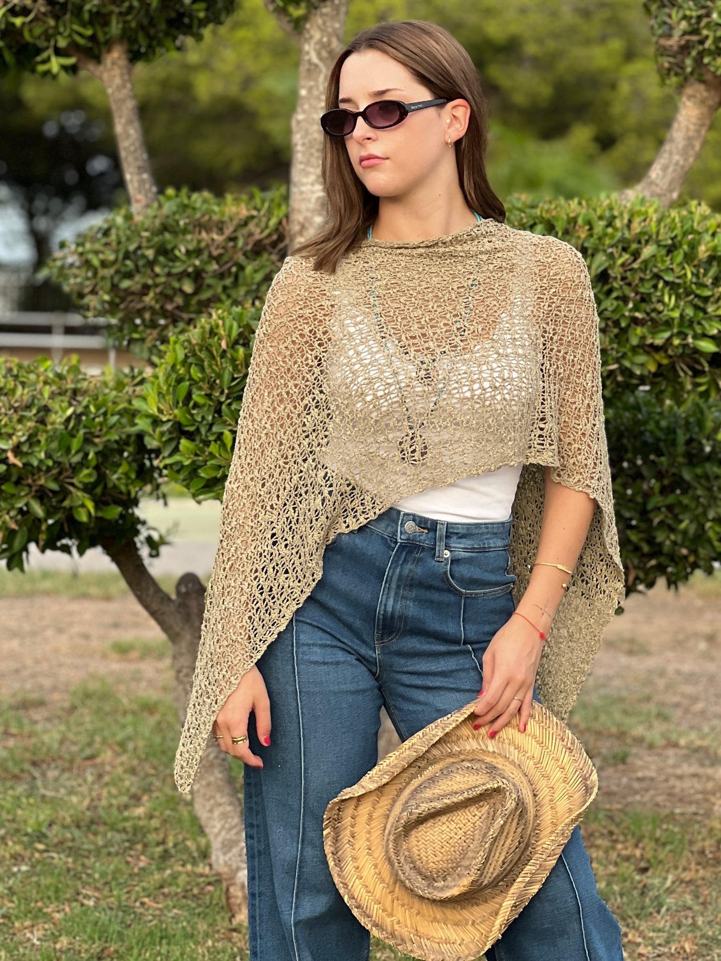 Poncho Calado – Elegancia Ligera para Cada Momento