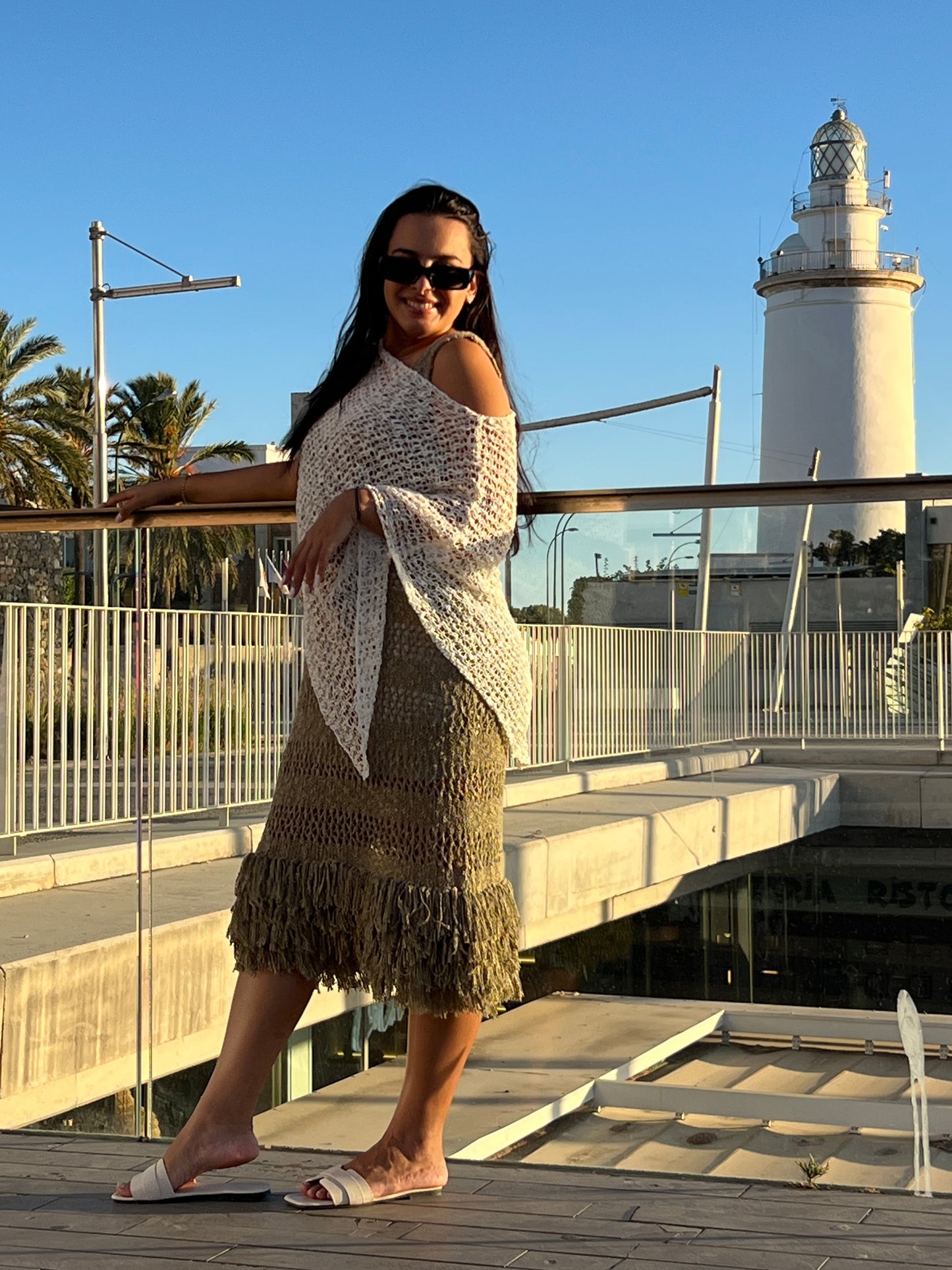 Poncho Calado – Elegancia Ligera para Cada Momento