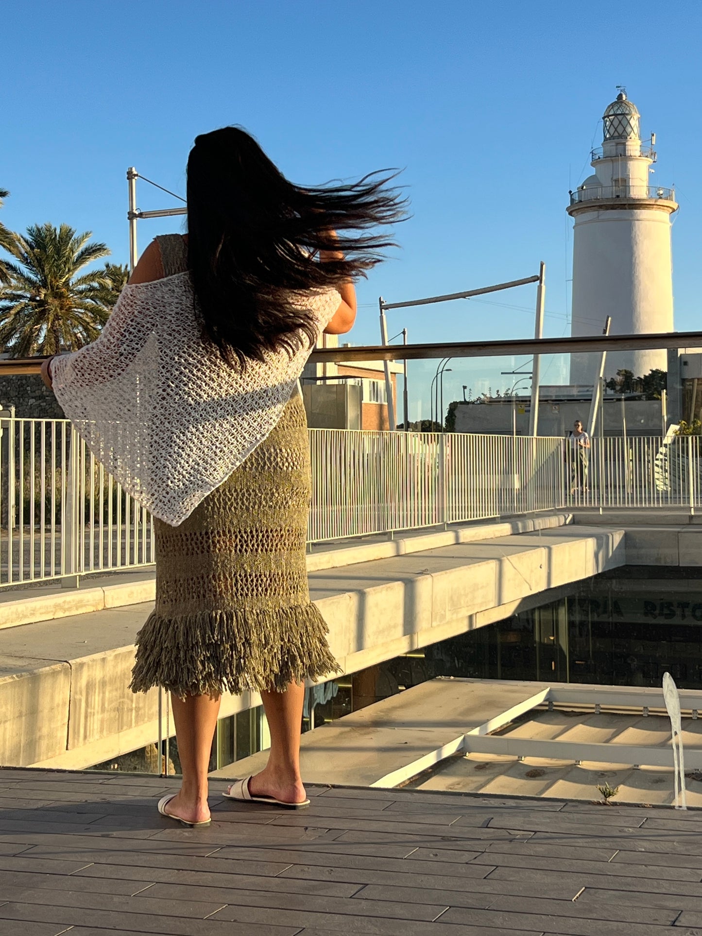 Poncho Calado – Elegancia Ligera para Cada Momento