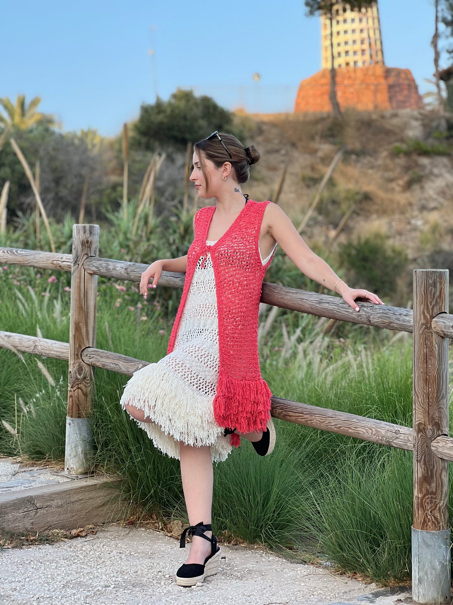 Chaleco de Punto con Flecos – Estilo Boho Chic