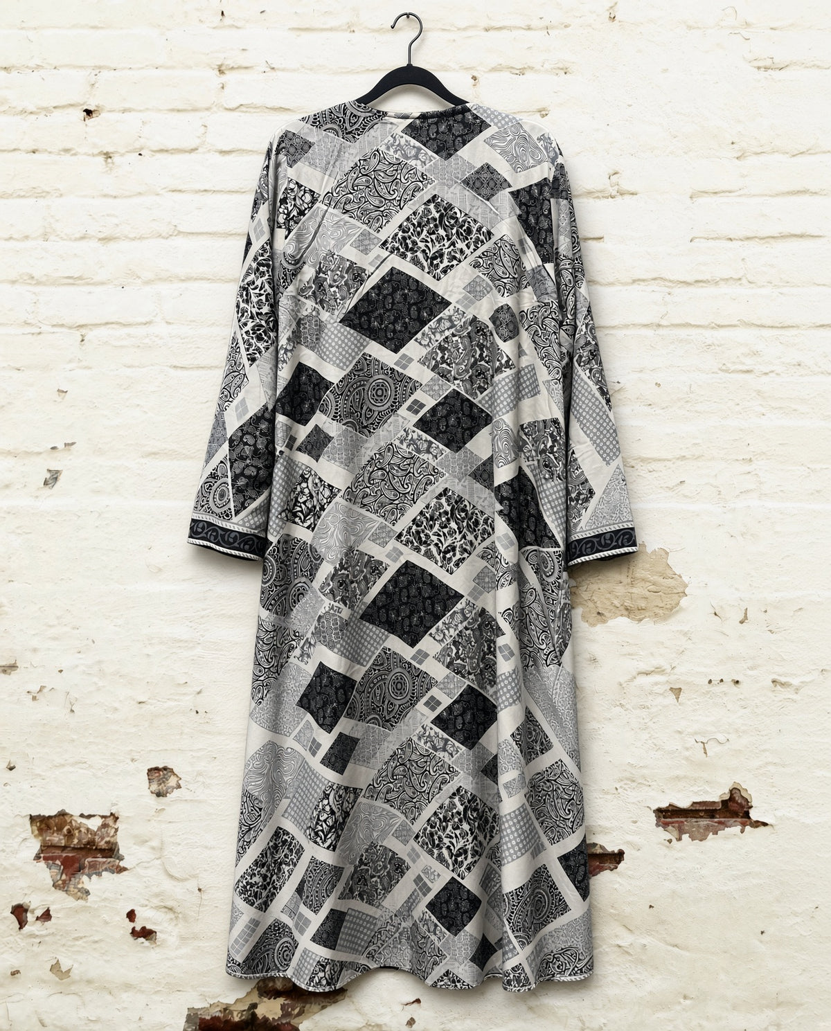 Kimono largo reversible de terciopelo y seda estampada Black & White