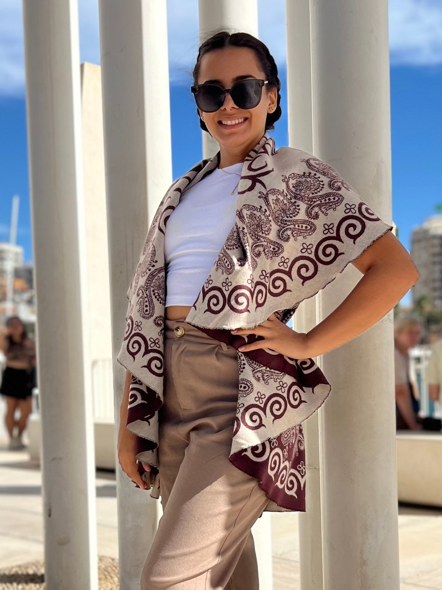 Chaleco transformable y reversible en tela de cachemira estampada