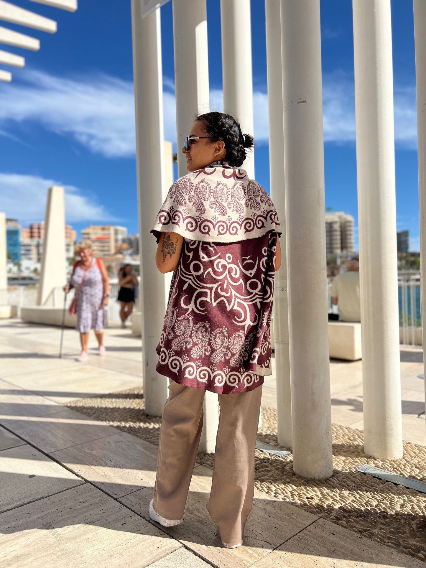 Chaleco transformable y reversible en tela de cachemira estampada