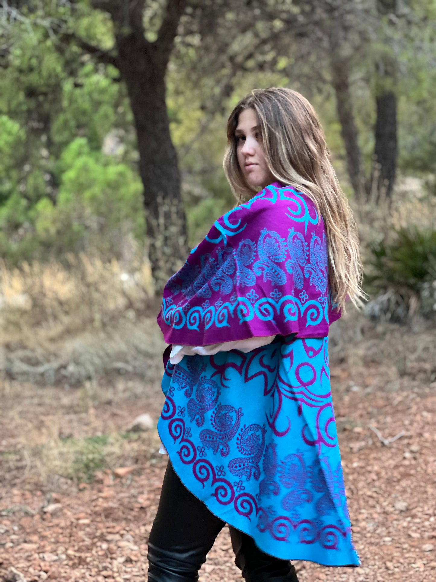 Chaleco transformable y reversible en tela de cachemira estampada