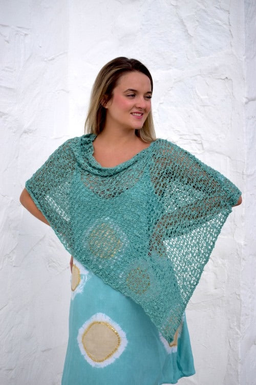 Poncho Calado – Elegancia Ligera para Cada Momento