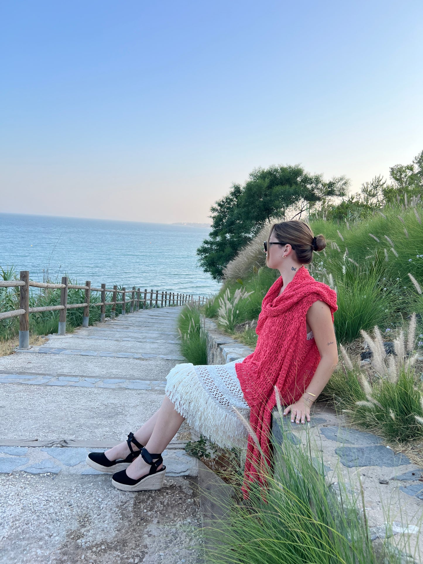 Chaleco Asimétrico de Punto – Hecho a Mano en Indonesia