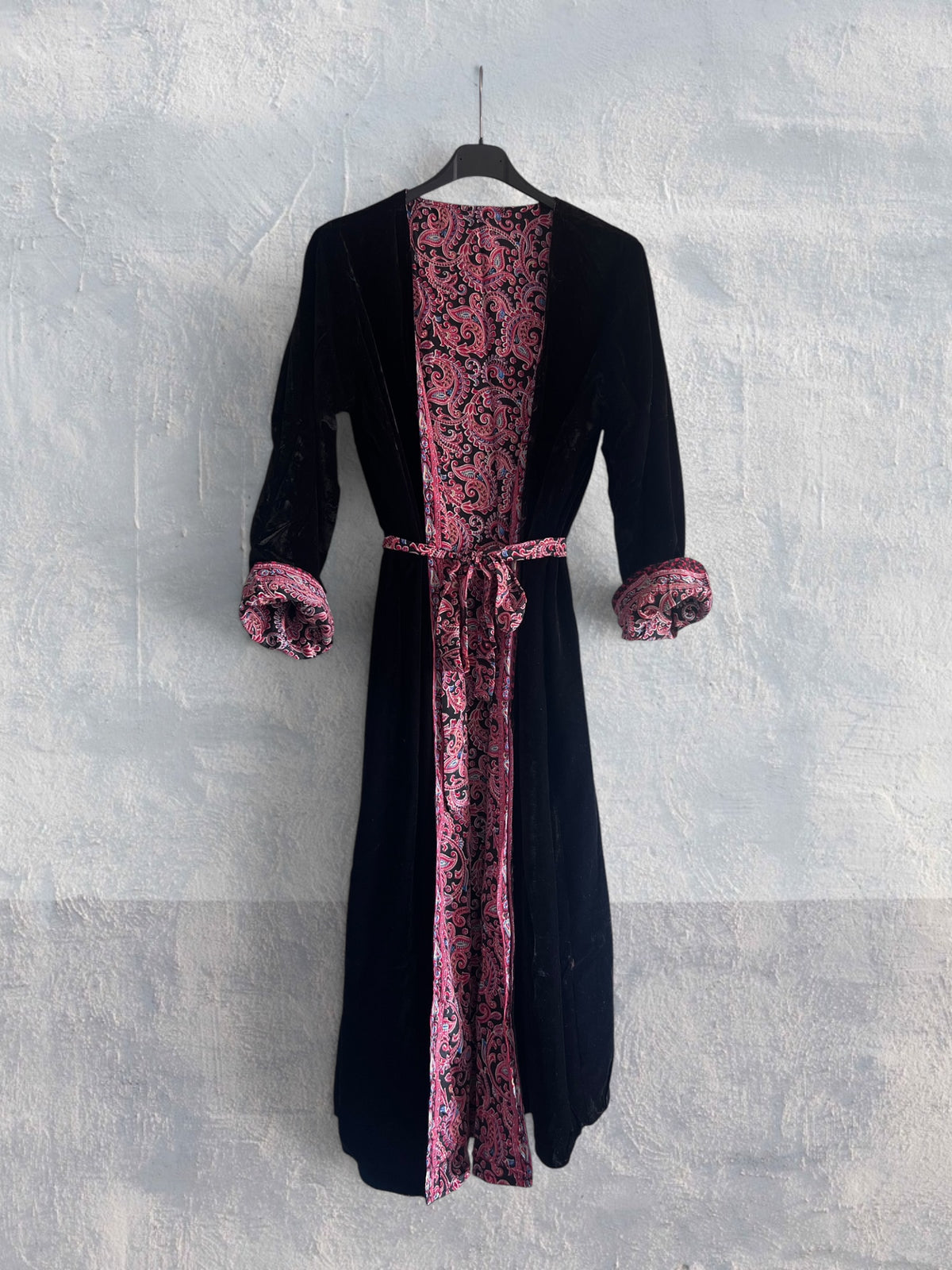 Kimono largo reversible de terciopelo y seda estampada Black Velvet