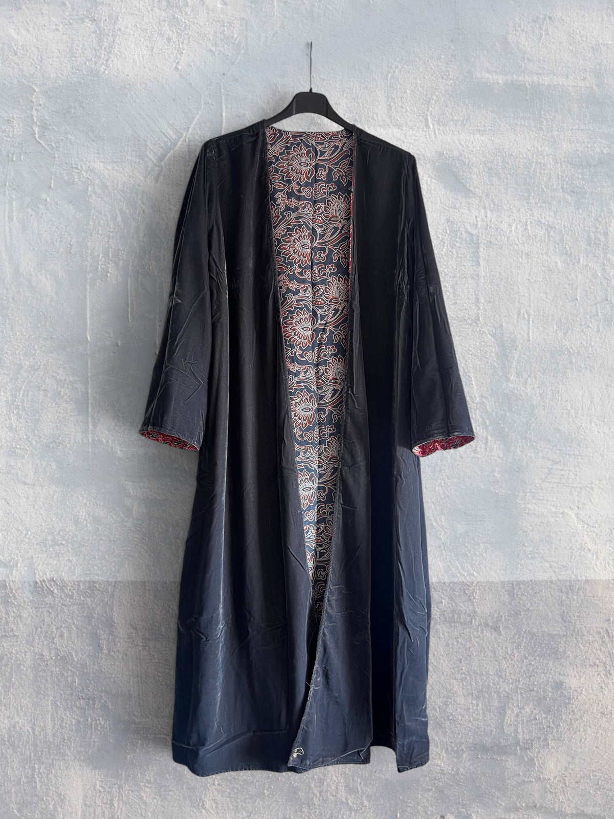 Kimono largo reversible de terciopelo y seda estampada SMOKE
