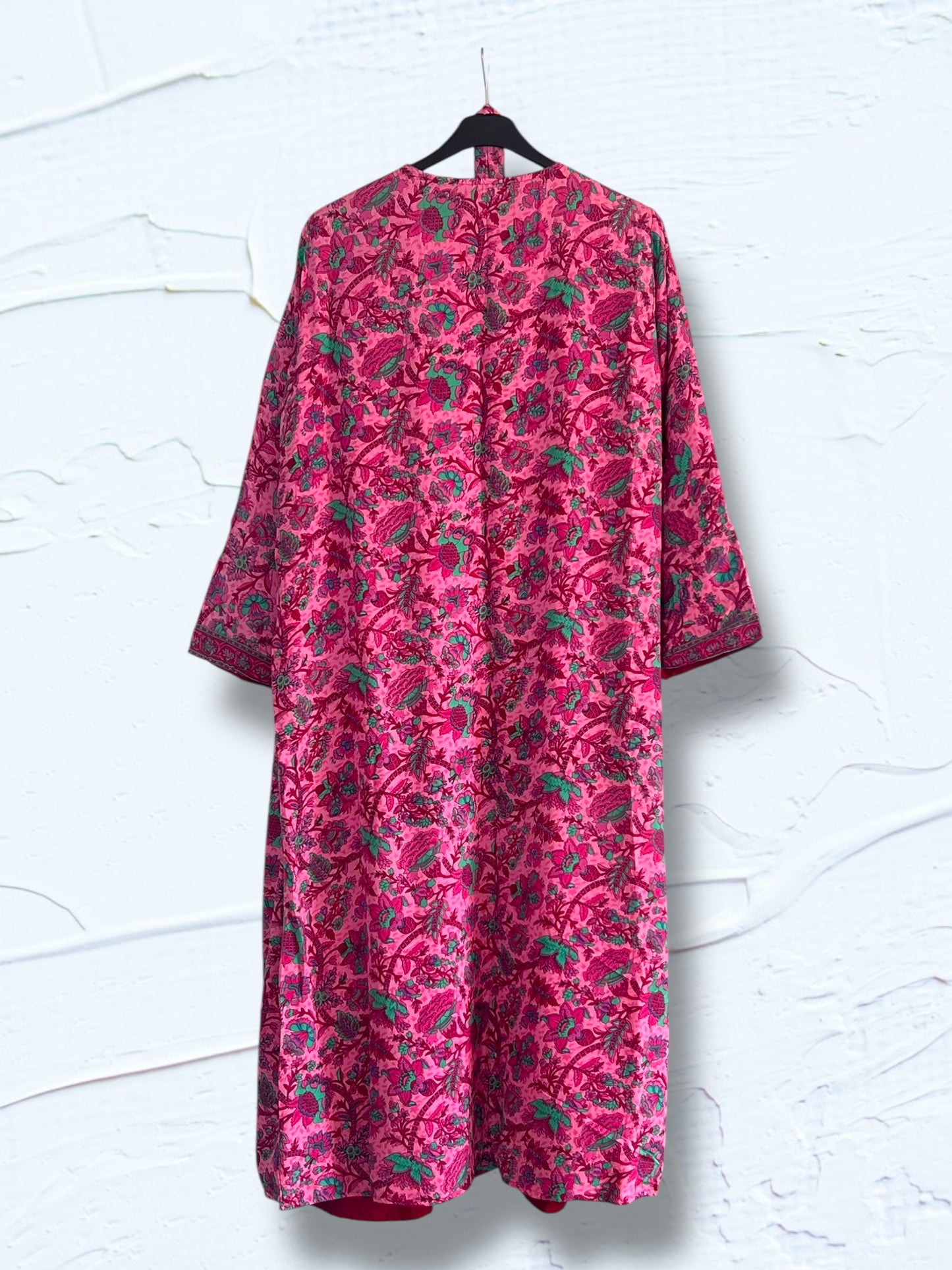 Kimono reversible de tercio pelo fucsia y rosa con seda estampada