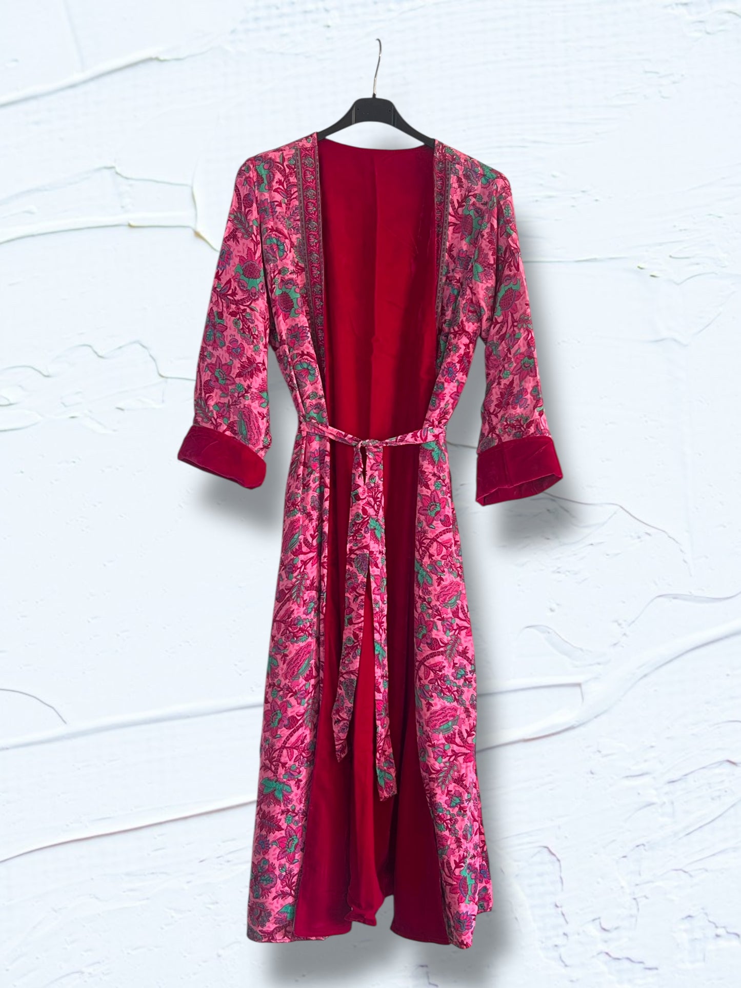 Kimono reversible de tercio pelo fucsia y rosa con seda estampada