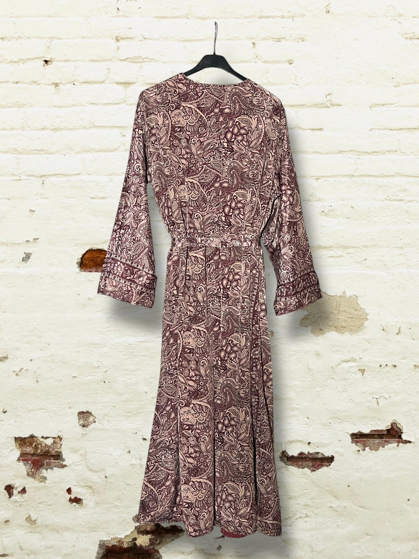 Kimono reversible de tercio pelo rosa y seda estampada