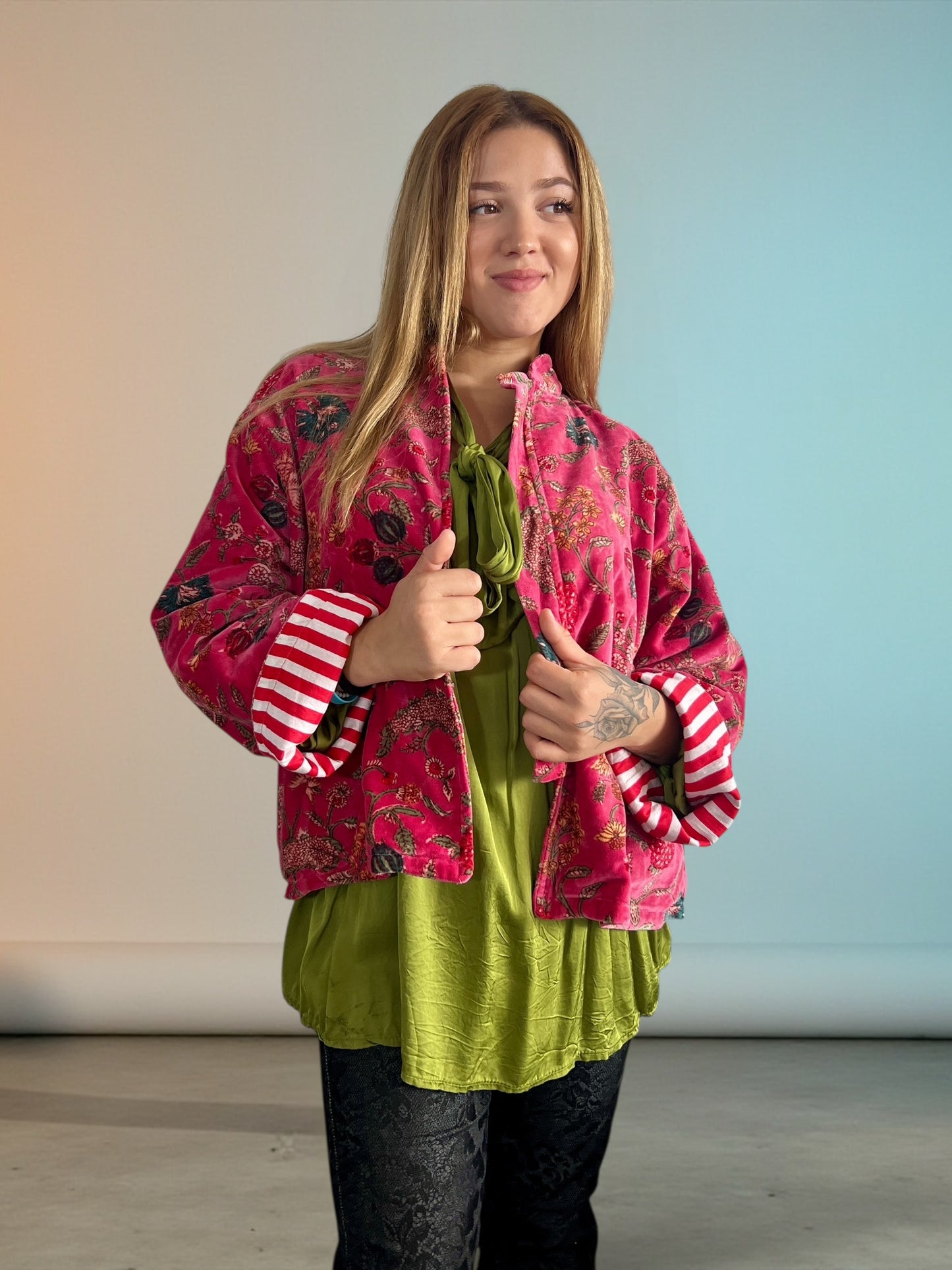 Chaqueta de Terciopelo Estampado con Cuello Mao – Hecha en India