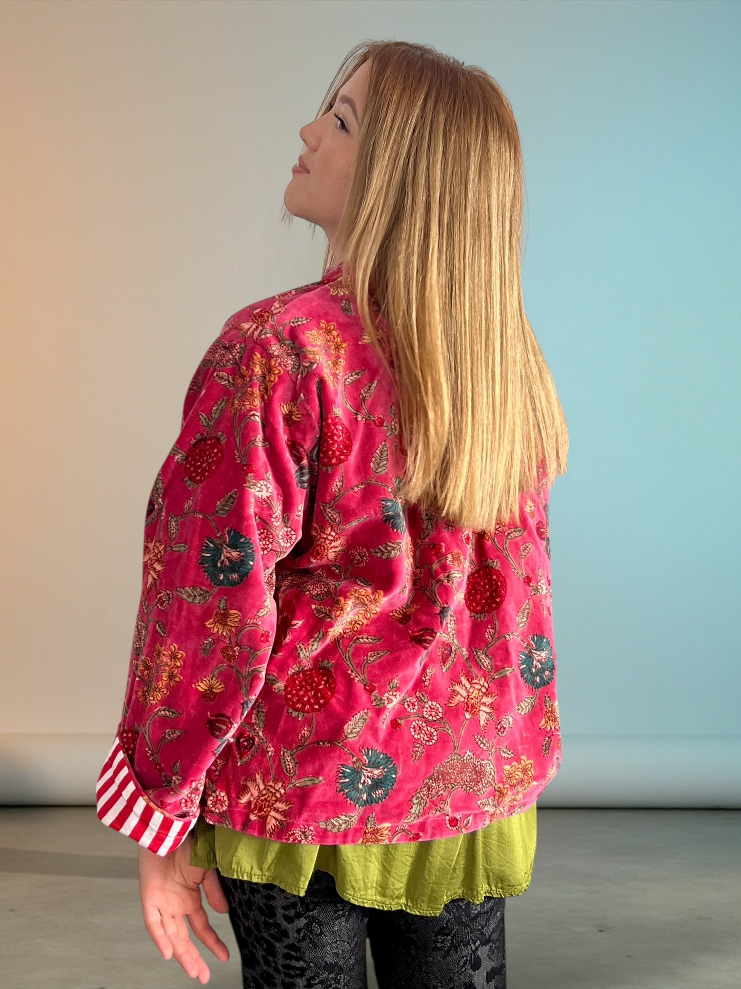 Chaqueta de Terciopelo Estampado con Cuello Mao – Hecha en India