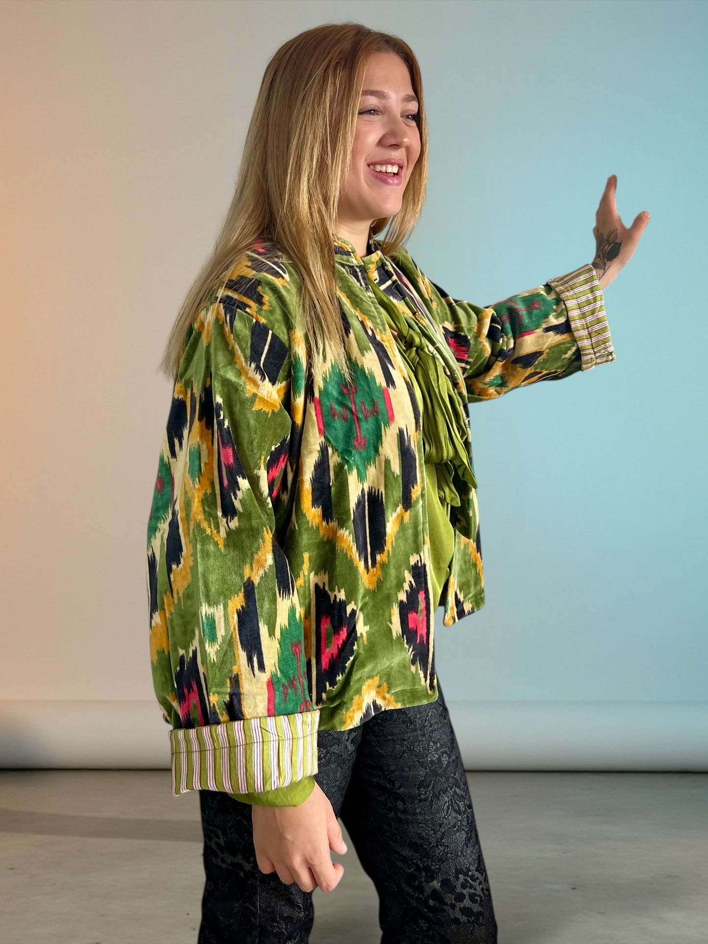 Chaqueta de Terciopelo Estampado con Cuello Mao – Hecha en India