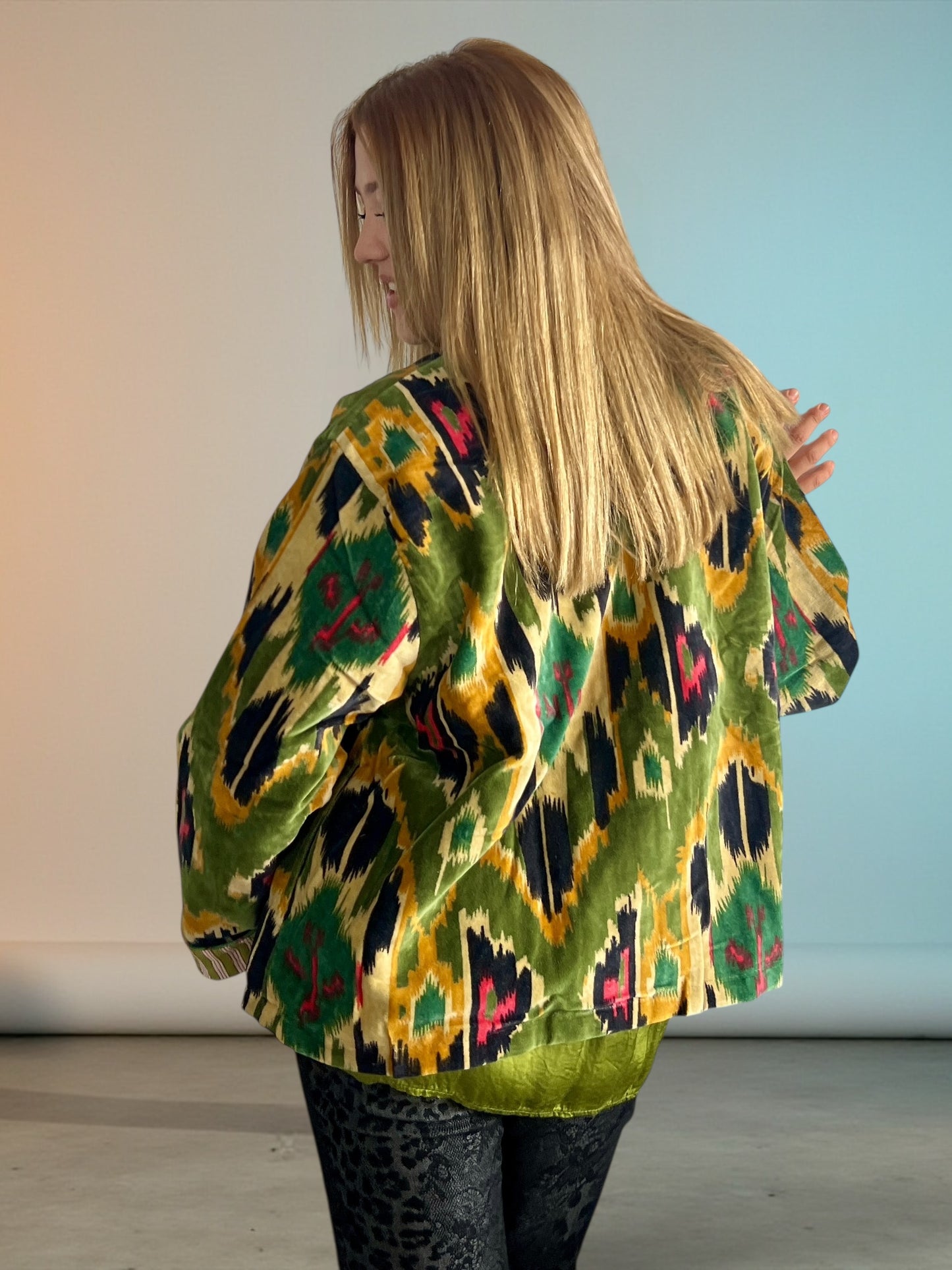 Chaqueta de Terciopelo Estampado con Cuello Mao – Hecha en India