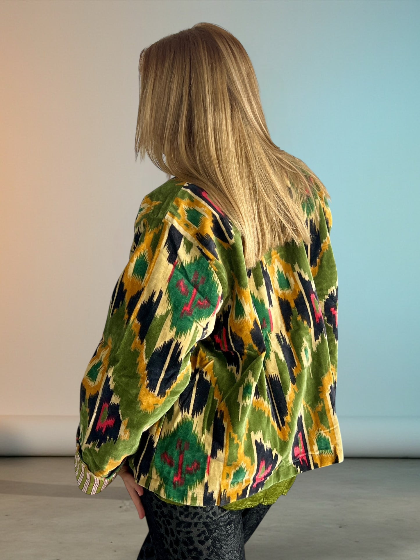 Chaqueta de Terciopelo Estampado con Cuello Mao – Hecha en India