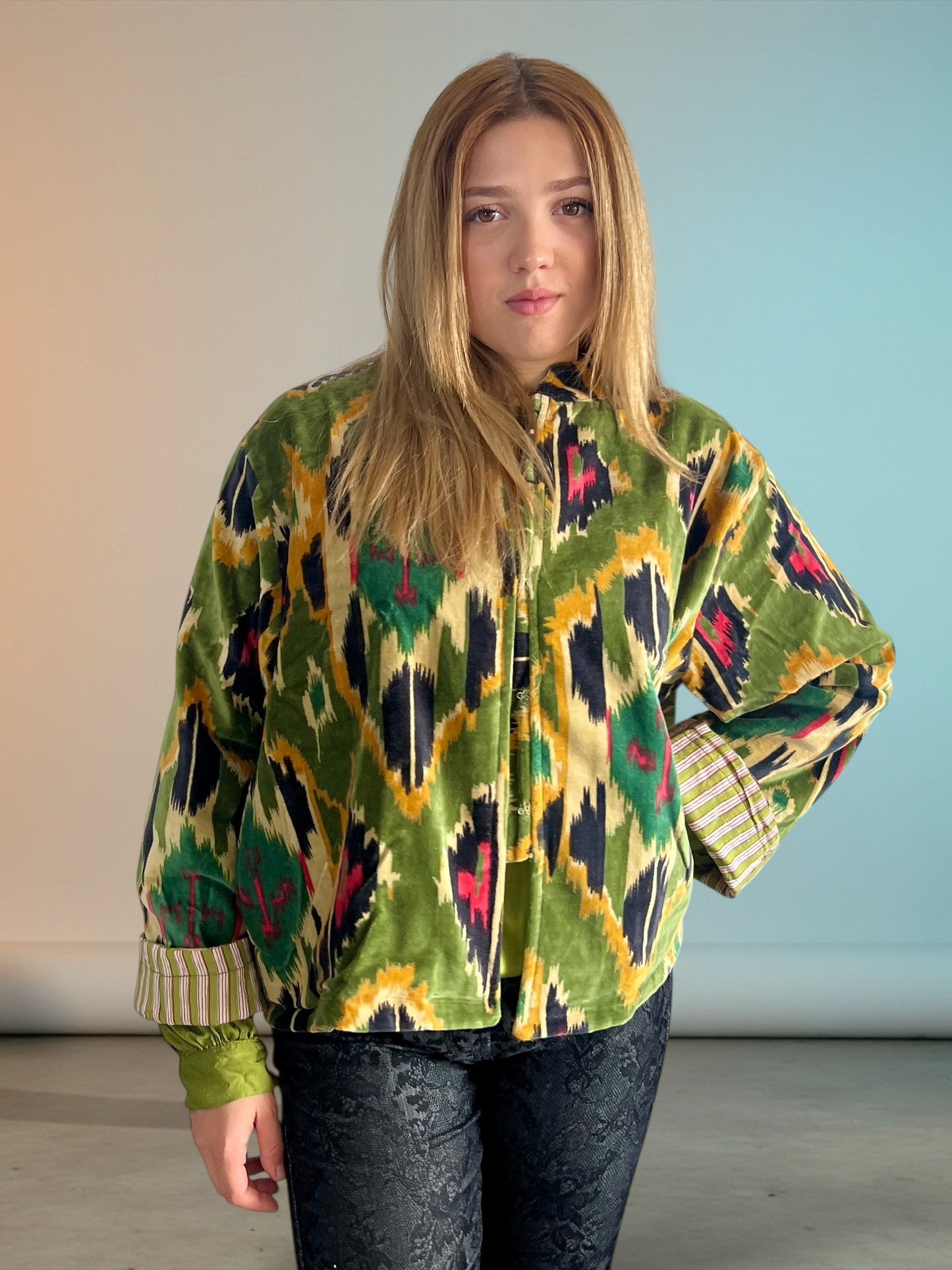 Chaqueta de Terciopelo Estampado con Cuello Mao – Hecha en India