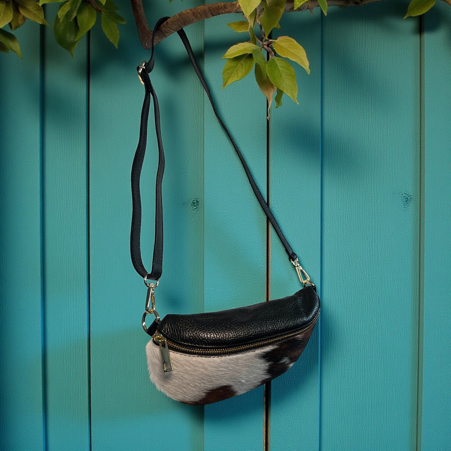 Bolso riñonera a bandolera de piel con pelo de vaca – Hecho en Italia