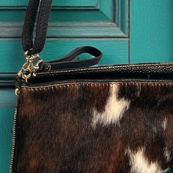 Bolso rectangular de piel negra con pelo de vaca – Hecho en Italia