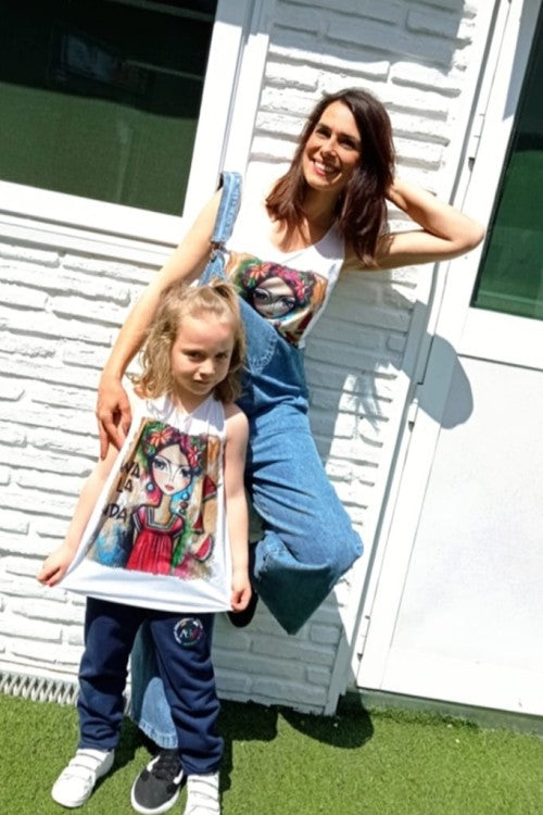 Camiseta de Tirantes Frida – Base Blanca y Estampados Variados
